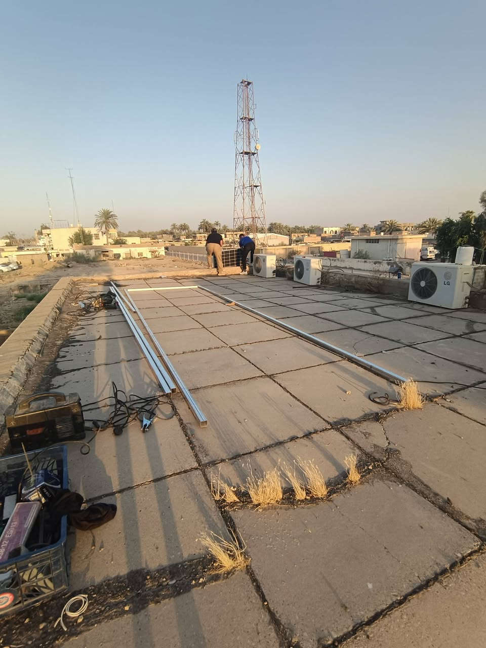 منظومتنا لهذا السبوع في  ديالى كنعان 🌞⚡🌿
تستمر شركتنا في تنصيب منظومات الطاقة الشمسية و التخلص من خط المولدة و مشاكله المستمرة حيث تتميز منظوماتنا بالكفاءة و الاعتمادية بالاضافة الى الضمان الحقيقي  🌞⚡💪 
حجم المنظومة : 12 امبير ⚡ نهاري فقط⚡ 
 و تم التنصيب من قبل كوادرنا الهندسية المتخصصة في هذا المجال 
وتتكون المنظومة من : 
⚡ 6ألواح لونجي 10x 640واط   
⚡ انفيرتر 6.2كيلواط 
⚡ بالاضافة الى بورد الحماية و الاسلاك
استفسار اتصال ع رقم. او ع واتساب 
***********
