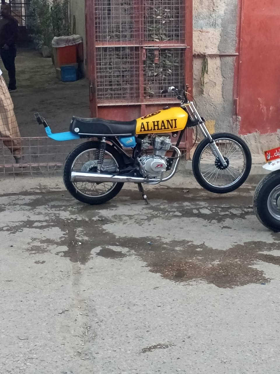 سلام عليكم دراجه رابيدو شاصي20 وتعميره 25دراجه جاهزه انضف من صوره سكنر سكنر ب650بيهة مجال حك جيه مكان شطره


**إذا كنت صاحب هذا الإعلان وتريد حذفه لأي سبب، رجاءا أرسل رسالة إلى الدعم الفني**