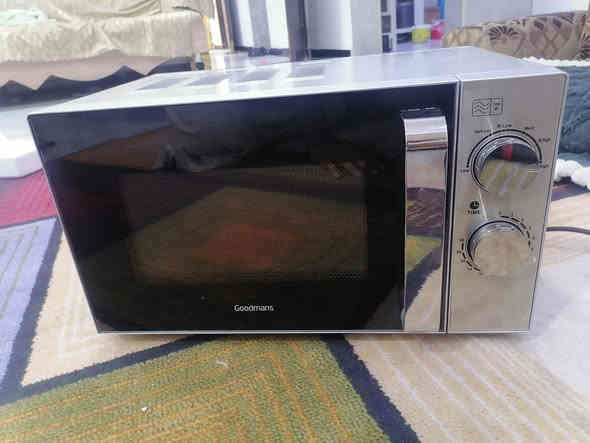 مايكرويف شغال جديد لوك كسر كارتون ماركة گودمان
ماركة گودمان
ستانلس ستيل 20 لتر
700 واط
30 دقيقة تايمر
6 باور ستنك
السعر 70 الف وبالعافية
*********** وتساب الحجز
