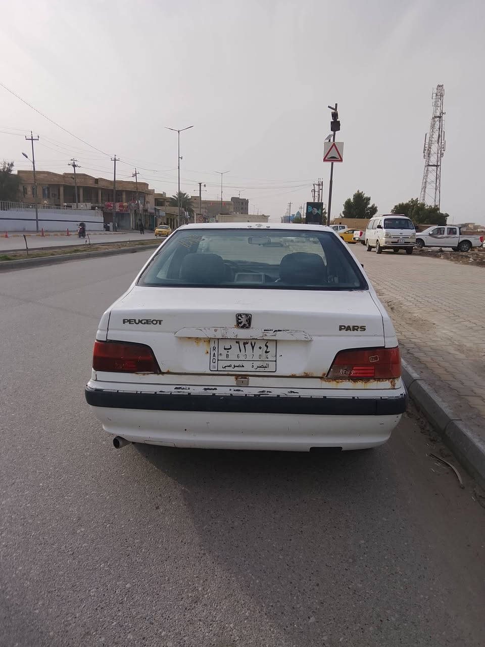 بيع مستعجل بيجو بارص موديل ١٢ سنوية لل٢٧ راعيها موجود كير ومكينة وحدادية نضيفات سلف جديد حدادية جديده باتري جديد سعرها ٢٥ مكانها السماوة المركز مستعجل عليها 
***********
