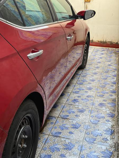 النترا ٢٠١٧ وارد امريكي ضررها موضح بالسونار بالاضاف الى باب الصدر الايمن تعرض لشخوط وكحلتة مع العلم الابوب مرشوشة رش اثر شخوط السيارة ليبل واحد بدون تبديل رقم بغداد تحويل ثاني يوم
لمتد ماعدى الفتحة
بصمة 
كشنات جلد 
كشنات كهربائية 
تدفئة كشنات
ترحيب عن بعد 
رارد جانبي 
مثبت سرعة 
اشارة بالمري 
تدفئة +تبريد ثلج 
تخم تاير جديد+تخم ويل جديد 
 
ماشية 131 الف 
مكينة وكير خير من الله شرط بدون دونز 
للتواصل على الرقم *********** او واتساب 
السعر 118 وبيها مجال
