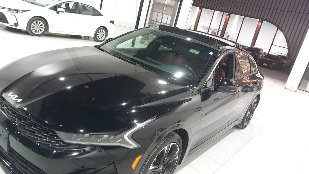 كي فايف موديل 2024فول مواصفات 1\1 
حادث خلفي. ورقم شاصي موجود. 
سيارة نضيفة جدا. ومثل ماموضح بلصورة. 
محرك ١٦٠٠ تيربو زاخو, دهوك


**إذا كنت صاحب هذا الإعلان وتريد حذفه لأي سبب، رجاءا أرسل رسالة إلى الدعم الفني**