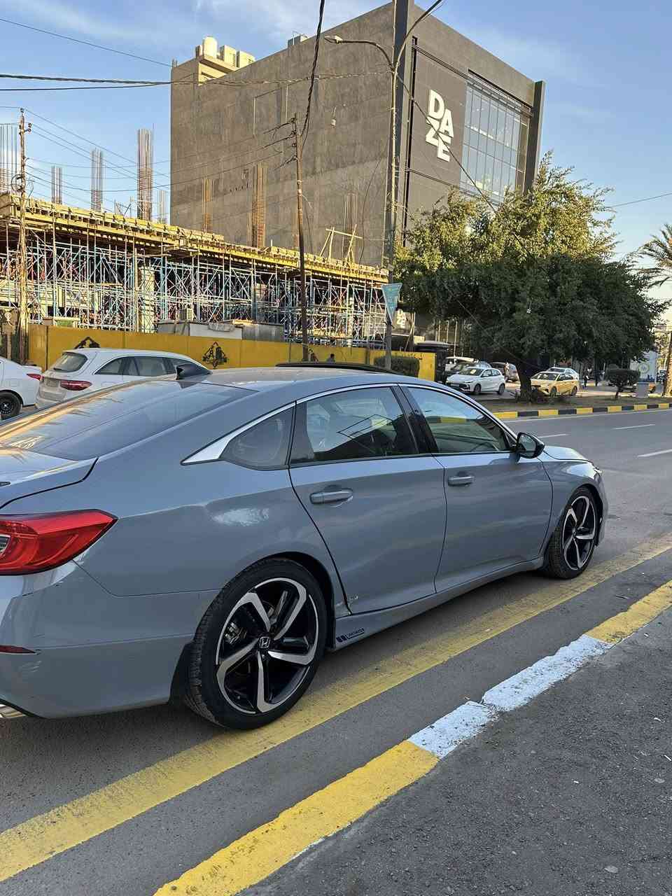 هـونـدا اكـورد ⚡️ 🌟للبيع او مراوس
وارد أمريكي 🇺🇸
فول مواصفات 
موديل 2022
محرك   🚀SPORT—2.0-TURBO -🔋🚀 بانزين من القليلات بالعراق 
🔹 السعر المطلوب —157$ بيها مجال جداً بسيط 

المواصفات المميزة:
🔹 لون سـمـنـتـي
🔹فتحة سقف 
🔹 شاشة كـار بلاي
🔹 شحن ذاتي
🔹 بصمة ابواب 
🔹 صرف اقتصادي جداً 
🔹 تبريد عالي جداً
🔹 قيادة ذاتية
🔹 كـير دكم بيانو 
🔹 كـير 10 نمر 
🔹 فول تحكم ستيرن + شفتات ستيرن 
🔹 كشنات كهربائية + تدفئة
🔹 رادارات + حساسات بكل الاتجاهات
🔹رادار نقطة عمياء 
🔹 جنطة كهربائية تلقائية
🔹 حساسات إطارات + 12 سماعة HD
🔹 ماسحات أوتو + لايت أوتو
🔹 توقف أوتوماتيكي عند الاقتراب من جسم
🔹كشنات جلد + مخمل  
🔹عداد: 80000 كم فقط
🔹رقم المركبة: بغداد الانكليزي الجديد + هزة جديدة
🔹السيارة بأسمي تحويل مباشر 
🔹الضرر: — بدون شاصي + بدون لغد + ايرباك بردة فقط - صفحة اليمين سطحي 
باب الخلفي نفسها والامامي نفسة والجاملغ الخلفي نفسة والامامي تبديل فقط + مع الصبغ البنيد كلير على مود مطابقة لون  
🔹كفالة: كير ومحرك 
🔹 صدر امامي خلفي جديد 
🔹 تخم تاير جديد 

ملاحضة بسيطة بيها طخة صغيرة بالباب الخلفي اليمين نفس جهة الحادث + الصورة موجودة بالمنشور

📱 للتواصل:

***********
🔹 صور الحادث داخل المنشور + 
كل تفاصيل السيارة مذكورة

الموقع . بغداد
