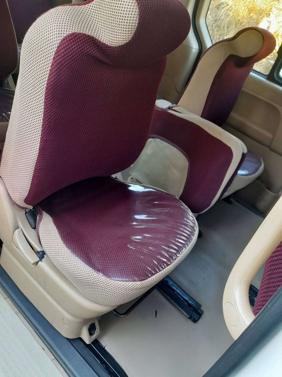 للبيع ستاركس موديل ١٠بغداد رقم انكليزي سنويه لغاية ٣٠ مكفوله ماعدى جاملغ أمامي بدل ابلادي محرك مفتوح سوبر جيد كاز السياره بدون صبغ السعر ١٤٦$نقد وتحويل ثاني يوم موبايل ***********المكان بغداد بسمايه ناحية الوحده تحياتي لكم السياره كامل مواصفات ماسحه ميوزك سبع الوان حافظه
