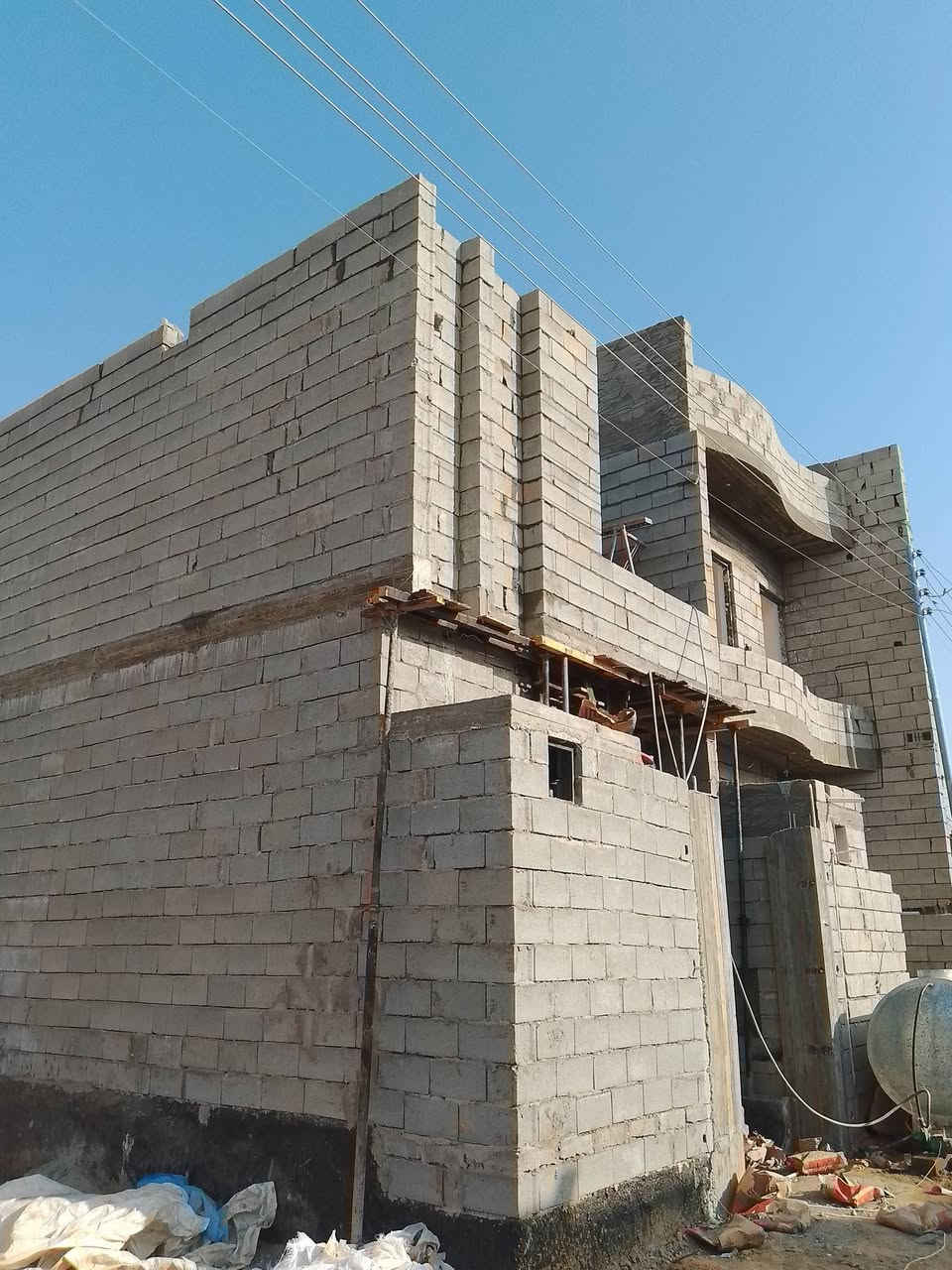 سلام عليكم ورحمة الله وبركاتة خلفه بناء بلوك وحجر بسعار مناسبه ورزق عل الله سبحانه  وتعالى اي استفسار اتصال عل رقم ***********
