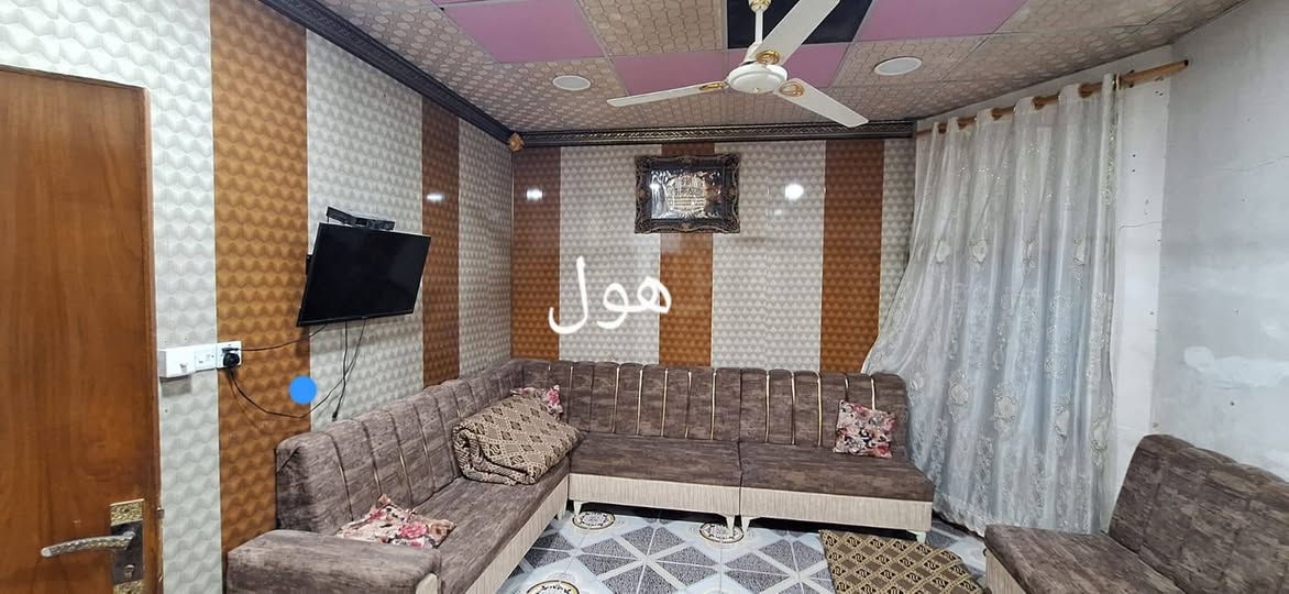 للبيع في سامراء حي الشهداء بظهر الحولي دار سكن مساحته 242م وجه 11م نزال 22م شارع 15م طابق واحد يحتوي على 2 غرفة نوم واستقبال وصاله وهول ومطبخ وحمامات وگراج وحديقه عالي عن الشارع السعر 110مليون بي مجال للشراي للاستفسار الاتصال على الرقم *********** ابو بركات الدراجي عقارات الحاج فاضل زهدي
