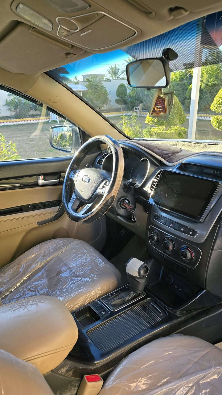 #للبــيـــع
ســورنـتــو 2014 رقــم انـبــار 
7 راكـب محـرك 6 سلنـدر 
مكانهه الرمـادي // كفاله عامه 
للأستفسار : ***********
