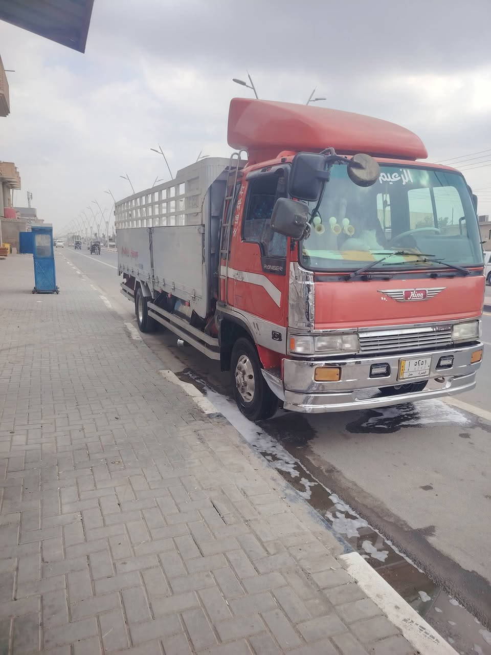 هينو طيره للبيع مكينه 70سوبر تخم تاير+تخم ويل كروم سياره جاهزه مكان بصره
***********
