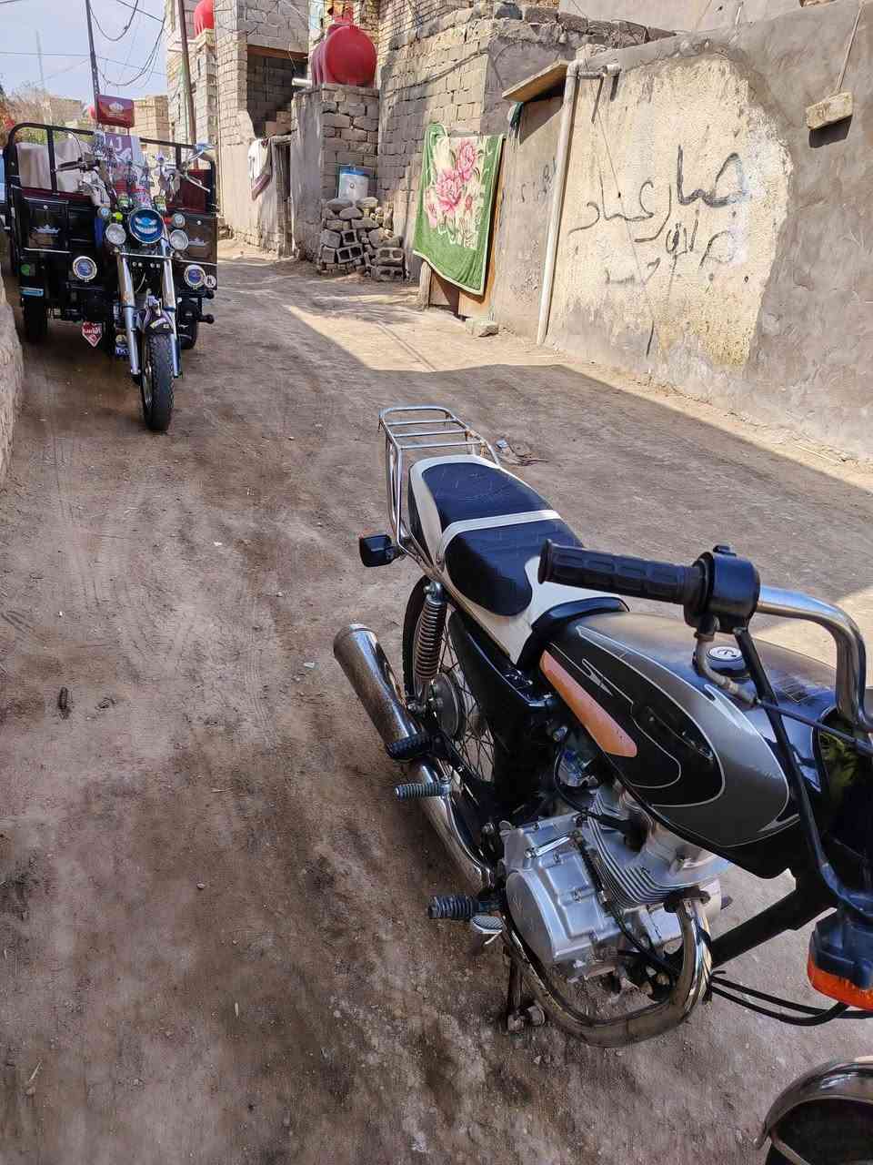 السلام عليكم دراجه للبيع
نامه امتياز
موديل 2023 أوراقه كامله 
مكينته ما مفتوحه على وضع الشركه
عوزه شوي ترتيبات
السعر 550 وبيه مجال حك الجيه
المكان قضاء الشافعيه
متواجد خاص
الهاتف ***********
