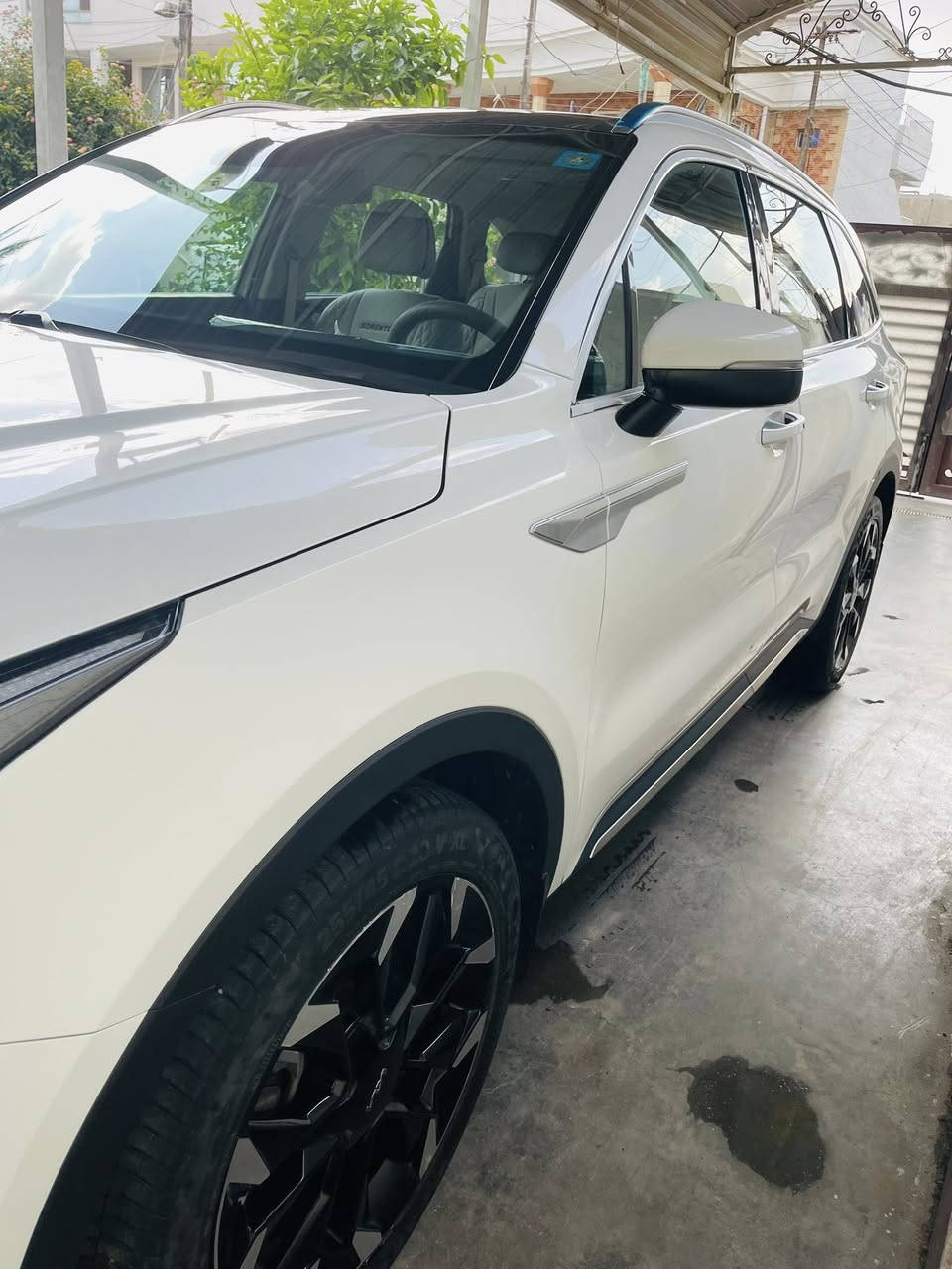 سلام عليكم
للبيع 

كيا سورنتو موديل ٢٠٢٥ خليجي 

رقم بغداد

ستة سلندر 

فول مواصفات عدا الفورويل ولكشن حار بارد 

بصمة

بانوراما 

كير ماوس 

سايد برك بصمة

داتا شو 

ويل ٢٠ 

دبل كامرة 

كشنات كهرباء 

صندوك كهرباء 

حساسات 

كار بلي 

نزول منحدرات 

تحكمات ستيرن 

اوتو هولف 

شفتات ستيرن

شاحن واير ليس 

تشغيل عن بعد 

مري شفط 

السعر ٣١٨ وبيهة مجال 

مكان السيارة بغداد 

الاتصال *********** 

مكفولة فقط بارد بلباب مأشر
