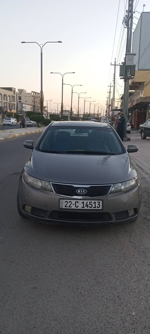 السلام عليكم
سيراتو خليجي ٢٠١١ محرك ١٦٠٠ دوش  فول مواصفات عدى البصمة 
تحكم استيرن سلايت روف شفتات كير وكير ٦  نمر اشاير بالمري رقم اربيل انكليزي حادثه بابتين جهة السايق السعر ٩٢ وبيه مجال  مكاني الفلوجة الرقم بي واتساب ***********
