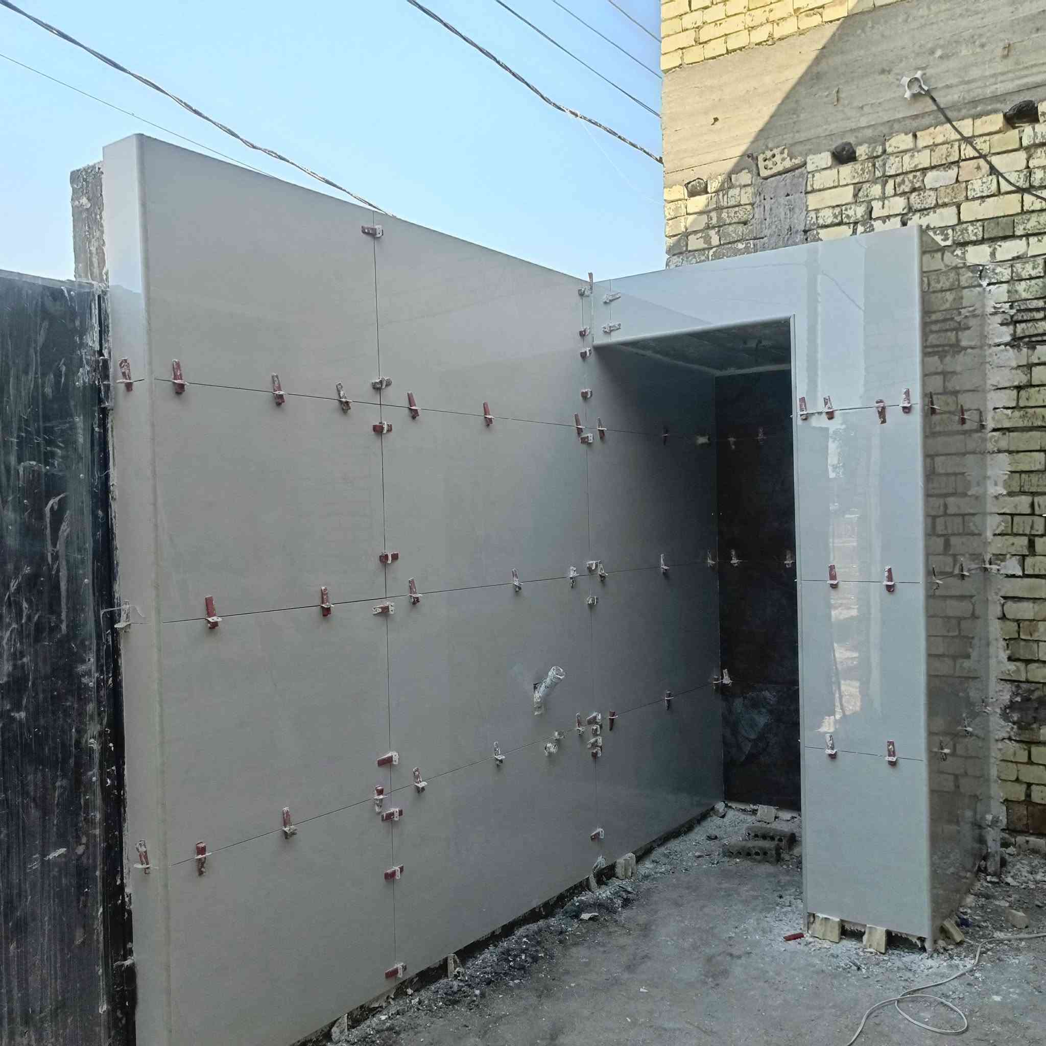 السلام عليكم خلفه سيراميك كاشي مرمر بورسلين مكاني بغداد شغل درجة اولى بناء وترميم المنازل ***********
