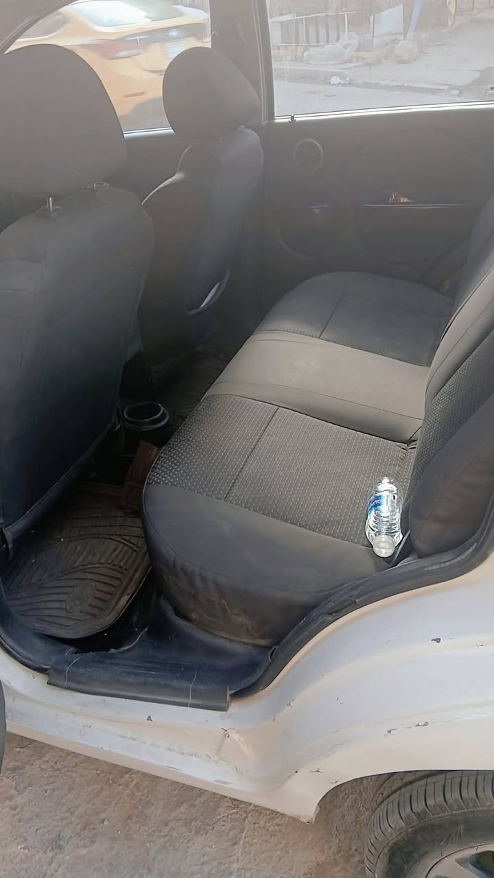 افيو هاج باك ٢٠٠٨ كير محرك تبريد كهربائيات شغاله خير من الله السيارة اب اسمي 
السعر ٤٨
***********
بغداد حي جهاد
