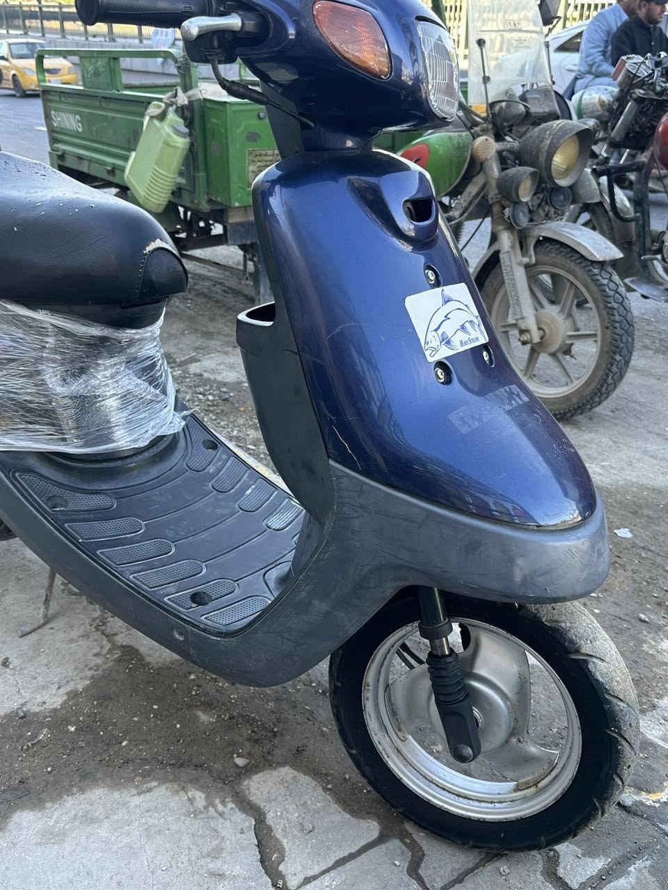 بطة ٩٩ اخت الحاوية دراجة مكينتهه  ناعمة كلش سلف هندر السعر ٥٥٠ الشراي يتصل ***********
