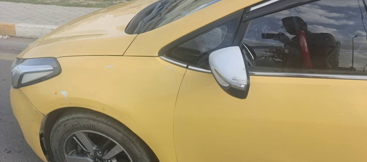 كيا K 3 2016 شكل 2017
مواصفاتها: 

1ـ مري شفط

2ـ تحكم ستيرن فول 

3ـ تدفئة كشنات  

4ـ تدفئة ستيرن 

5ـ مود درايف  نورمل و سبورت وايكو

6ـ كاميرا  بلادي 

7ـ شاشة جبيرة بلادي كار بلاي واندرويد اوتو

8 ـ كشنات جلد

مصفرة هيئة وغرامات رقم انكليزي جديد سنوية بأسمي 28

مكينة 1600 محورة غاز خير من الله 

بدون دواخل وبدون ايرباك بيها جاملغ جهة سايق بارد و بنيد معدل بارد 

و قمارة ربعها مصبوغة موضح بالصورة وجاملغ خلفي عكس السايق معمر نفسة سعرها 100 وبيها مجال بسيط مكان سيارة بغداد مدينة الصدر

للتواصل على الرقم ***********
