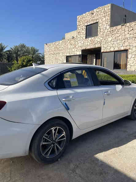 للبيع كيا K3 موديل 2022
فول مواصفات – حالة ممتازة

• محرك 1600 اقتصادي
• گير أوتوماتيك 6 سرعات
• مصرف بنزين قليل (تقريبًا 14 كم/لتر)
• شاشة وسطية، بلوتوث، أبل كار بلاي وأندرويد أوتو
• بصمة، ستيرينك جلد
• ليدات أمامي وخلفي
• جنط ألمنيوم
• حساسات خلفية وبعض الفئات بيها تنبيه نقطة عمياء
• داخلية مرتبة ونظيفة
• خمس ركاب، سيارة عائلية واقتصادية
بيها 3 قطع صبغ فقط
السعر 126 وره مجال بسيط
***********
