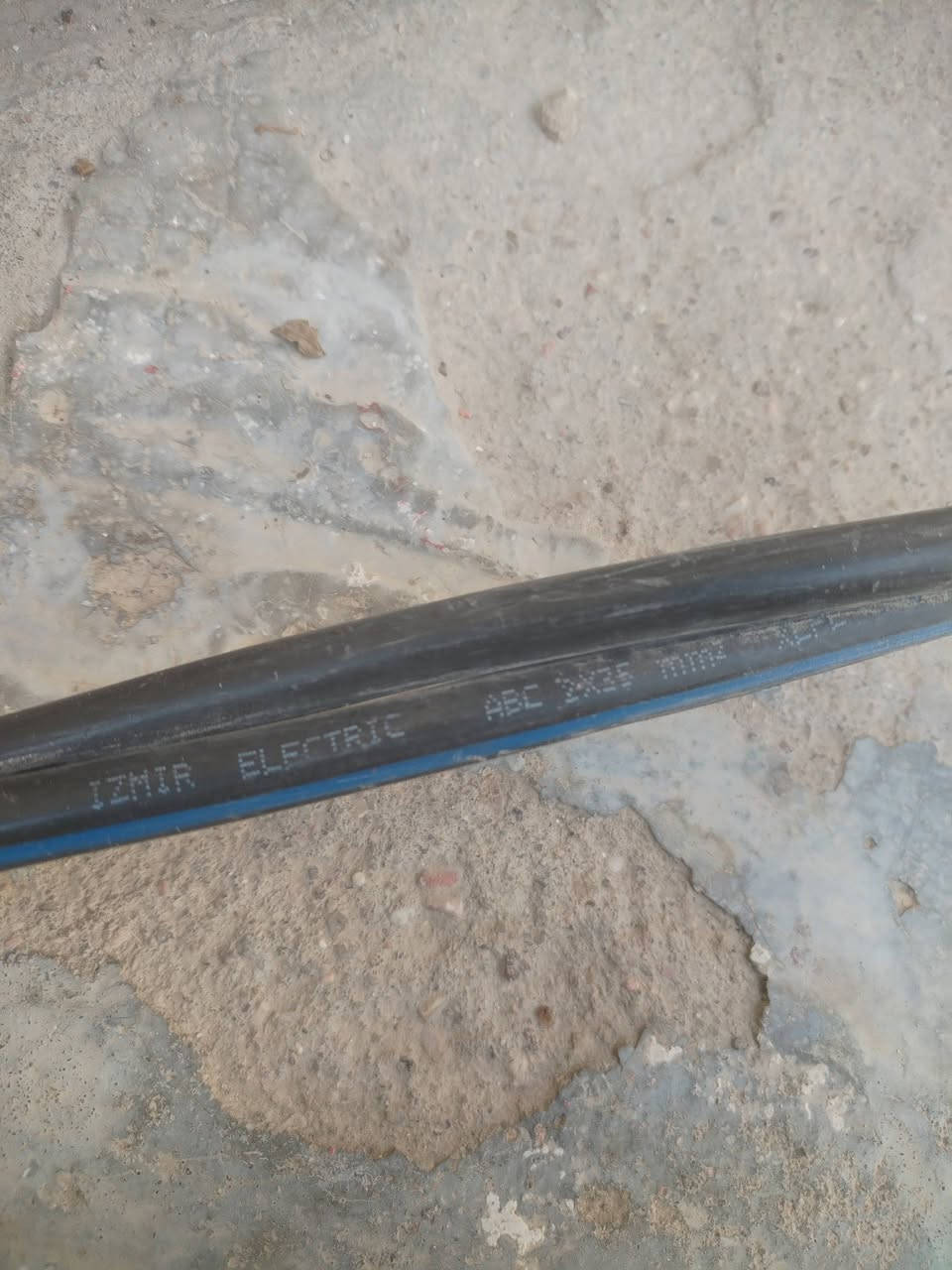 سلام عليكم ضفيره خطين جديده للبيع أكثر من ٢٠٠ متر ماعرف سعره الشراي يقيم وياخذ مكاني ميسان حي شرطه ***********
