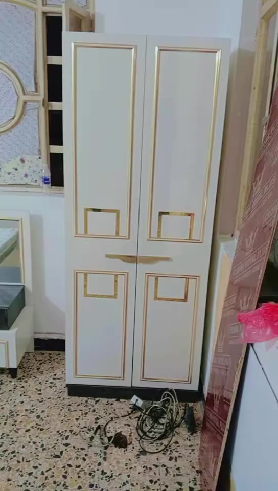 غرفه للبيع جديده 8 قطع مكاني بغداد الجديدة سعر 800 وبيه مجال ***********
