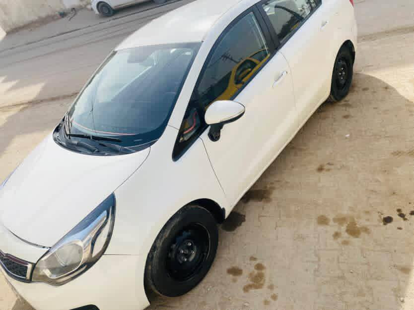 للبيع كيا ريو موديل 2012 سيارة كفاله ماعدا جاملغ امامي فقط صبغ بدون داخل مكينه ١٦٠٠ قطرتين رقم اربيل شرط مداور او وكاله مكانها نجف كوفه السعر ٧٨ بيها مجال قليل***********
