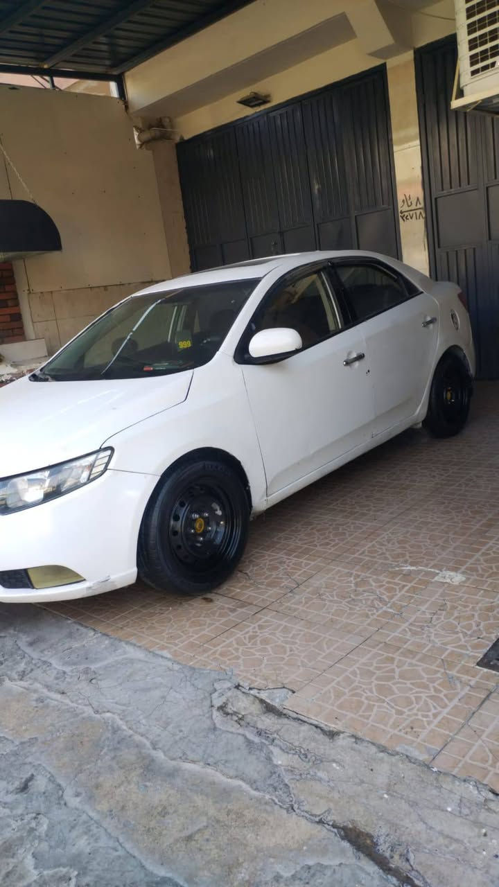 ام السلام عليكم للبيع كيا سيراتو موديل 12 فول مواصفات رقم سليمانيه تحويل أو كاله مصبوغه عام مكان سياره سليمانيه السعر 65 وبيها مجال لشراي يتصل ***********

