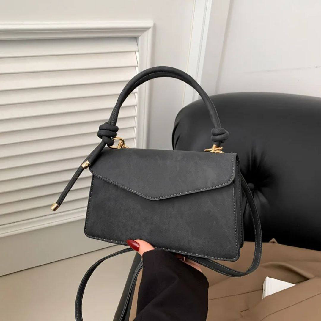 لأنكِ تستحقين الأجمل.. حقيبة تجمع بين جمال التصميم ومساحة تكفي كل أسرارك! 🤎"
•توصيل لجميع المحافظات 
• اسعار مناسبه جدا


**إذا كنت صاحب هذا الإعلان وتريد حذفه لأي سبب، رجاءا أرسل رسالة إلى الدعم الفني**