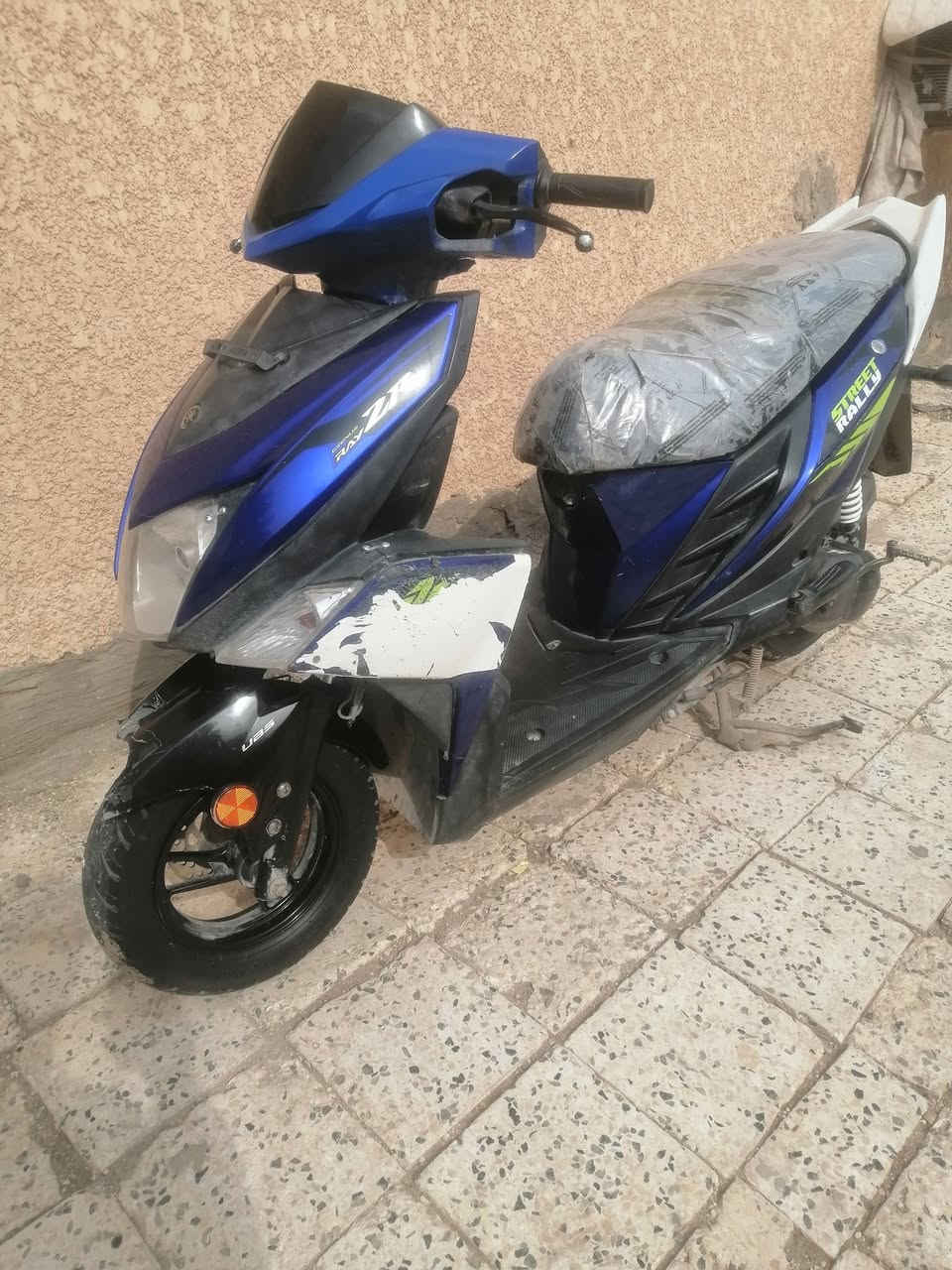 دراجه موديل 19 zr اليوم الصبح عطلت عندي وقفلت ماصلح
اله ابيع 
واضحه بالصوره الدراجه متوازي عليهه كلش

*********** هذه رقمي 
ابيع كومة حديد 
السعر 700 وبيهه مجال
