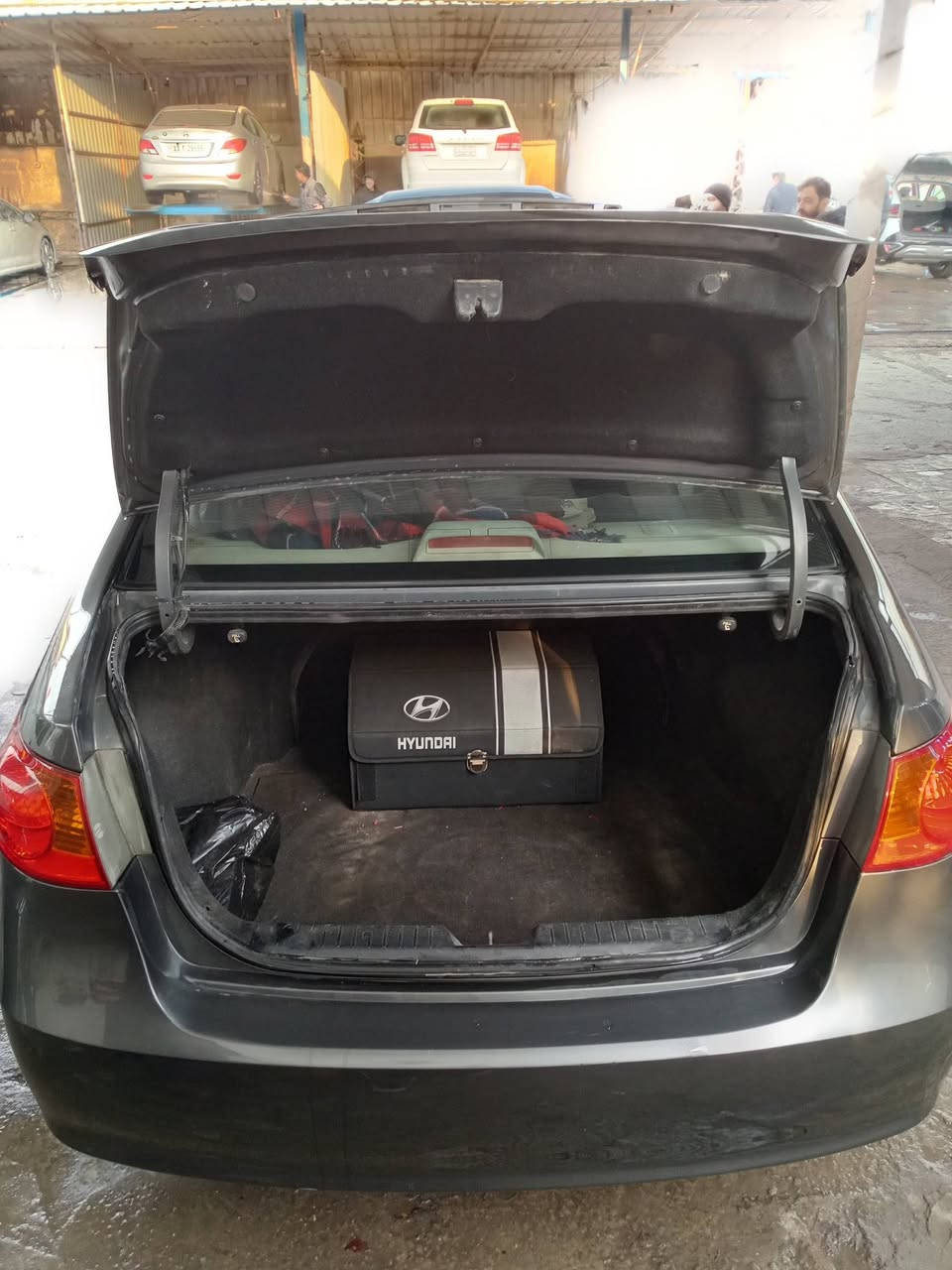 السلام عليكم النتره ٢٠٠٧ مصبوغه عاام للجماليه ضرره الجاملغ الايسر ليبل واحد داخل نضيف مكينه ٢٠٠٠ اربع دسك فتحه وشاشه كامره صدر خلفي امامي توني شاده مع اربع دبلات ومشط وتخم تاير رقم بغداد هزه جديده العنوان بغداد الحريه السعر ٩٧ الاتصال ***********
