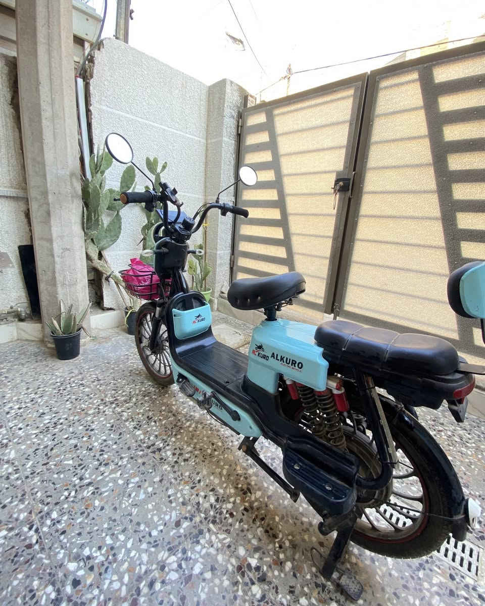 سلام عليكم دراجه شحن للبيع جدا نضيفه صارلها يمي شهرين تمشيك 60 كيلو حقيقي العنوان حي الجهاد السعر 350 الف التواصل ***********
