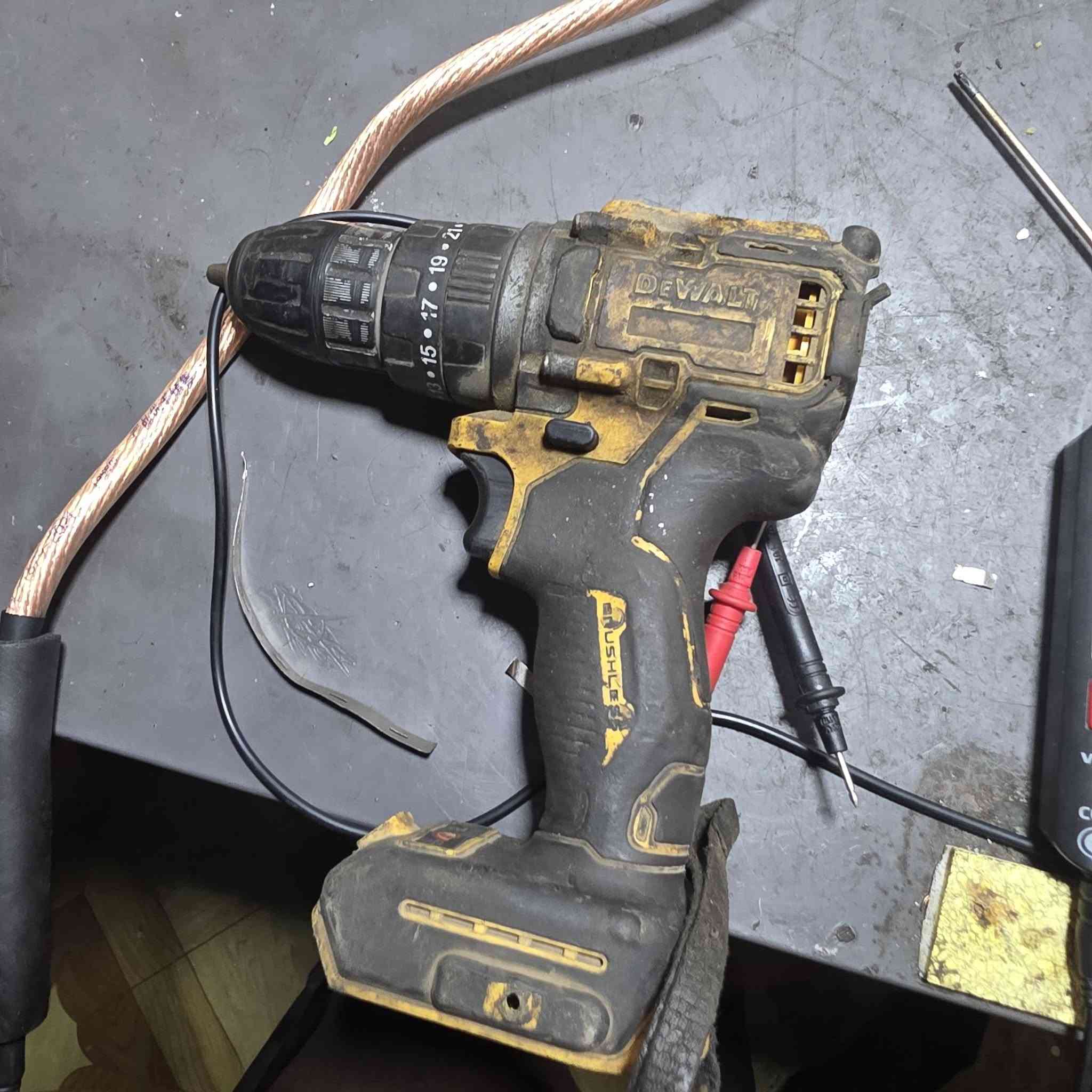 السلام عليكم من رخصه الادمن المحترم  تم بحمد الله تبديل  خلايه ديولت ديولت  ١٠٠٠ نويتن او ٨٠٠ نيوتن  بخلايه جديده الى احد الاخوه. ورجع. كلش ممتاز مع الضمان   مكاني جسر ديالى فلكه سلمان باك  للاستفسار مراسله الصفحه  او مراسله واتس  اب 
***********
