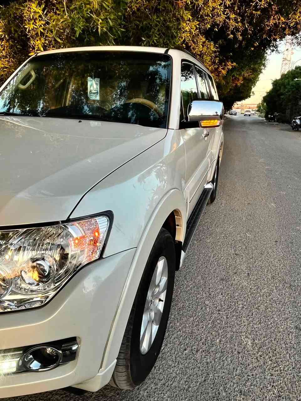 السلام عليكم

ميتسوبيشي باجيرو gls 2022 وارد خليجي  العلامة الذهبية اصل
 -محرك 6سلندر 3.0L 
-كلين تايتل بيهة خدوش بسيطة مثل ما موضح 
-الممشة 44 الف كيلو حقيقي
-  فول مواصفات عدا الدمام والكشن الكهرباء( فتحة سقف رادارات خلفية كامرة خلفية رادار امامي  وشاشة،تحكم ستيرن، كشنات جلد ،مثبت سرعة  ، اوامر صوتية ،انارة ترحيبية انارة زينون تلقائية  تبريد تلقائي + منفصل اربع قطع امامي و اربعة خلفي ، لد نهاري ، كشافات ضباب امامي و خلفي ، ثلاجة، مري شفط ،7 راكب) .
-  (السبير مطاخ الكاع من طلعت من الوكاله) 
 الشراي يتصل على الرقم ويدلل *********** ما متواجد بالتواصل .مكان السيارة بالسماوة (بيع فقط).
