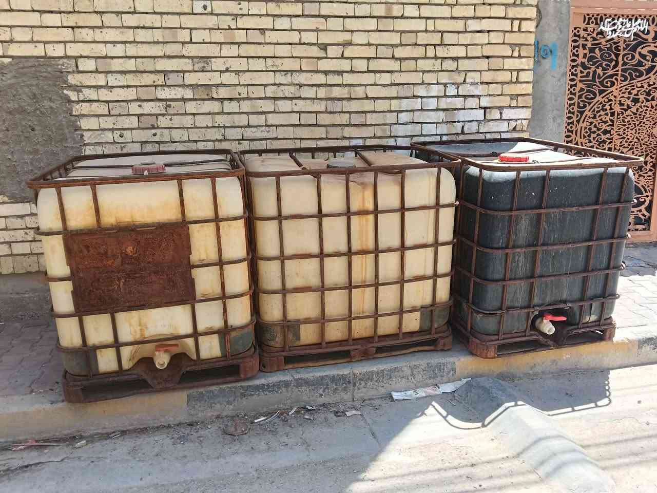السلام عليكم حاويات كاز للبيع سعر 150 الف مكاني الحسينه غرب جامع زينب الكبرى ع رقم هاتف ***********
