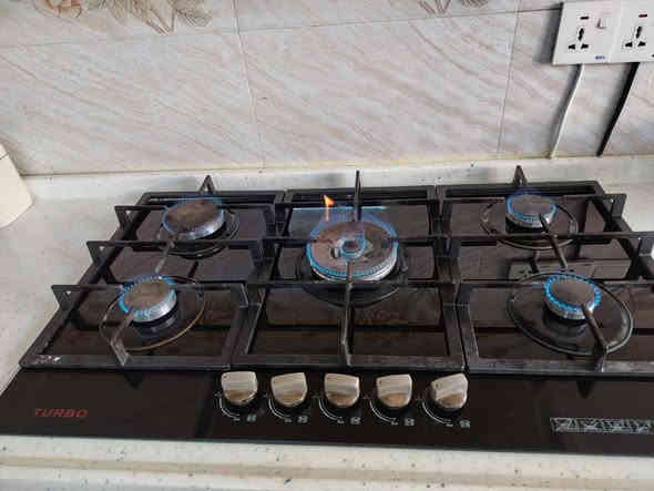 طباخ منضدي نظيف للبيع.100الف و بيها مجال.
***********
