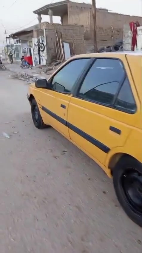 السلام عليكم ورحمه الله وبركاته بيجو 405 2016 جديده سياره ما ناقصها اي شيء تبريد شغال حداديه جديده بها الشنطه شويه على البارد والدواسه شويه من جوه السياره باسمي مداور ثاني يوم العنوان ديوانيه مركز *********** سعر 36وبيه مجال قليل
