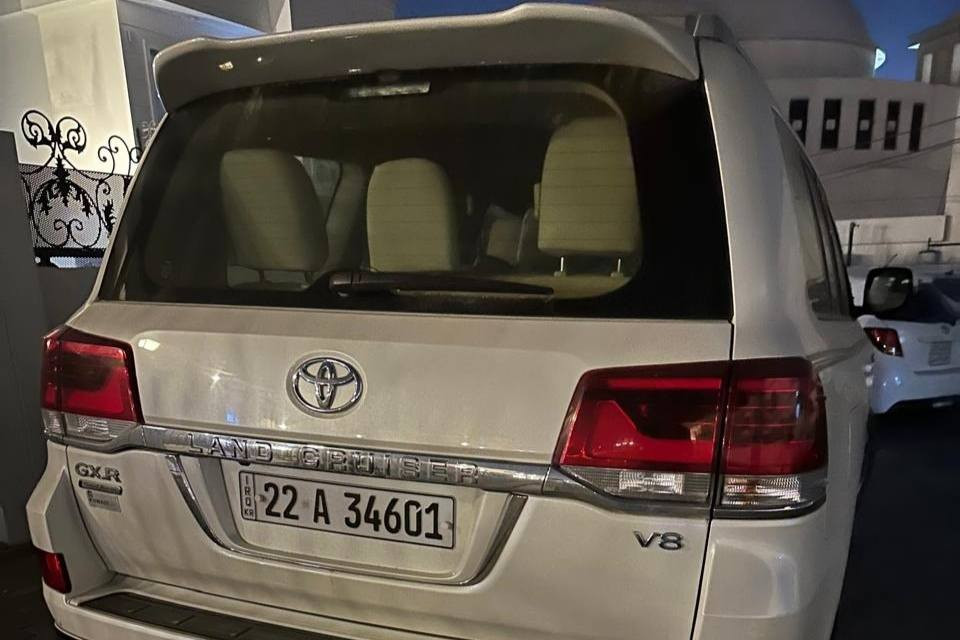 تۆیۆتا لاندکڕۆز 2021 مواسەفات GXR V8 
سفری شەریکەی موهەنەد 
خۆم بە سفری ڕامکێشاوە یەك دەستە 
تەنها 47 هەزار کیلۆمەتر حەقیقی ڕۆیشتووە 
فول مواسەفات 
بەسمەیە 
سێ شاشە 
هەموو گیانی بەشەرت 
چوار تایەی شەریکەی لە ژێر 
سەیارەکە بێ بۆیاخ 
تەنها دوو ساردی هەیە لە دەرگای سایەق و سەکن 
ماباقی هەموو گیانی بەشەرت 

سـعـر : لە کۆمێنت داوابکە ڕاستەوخۆ بۆت دێت 📥 

گێر و مەکیەنەی بەشەرت 
هیچ کێشەیەکی تێدا نییە 

ژمارەی خاوەنەکەی 
***********
