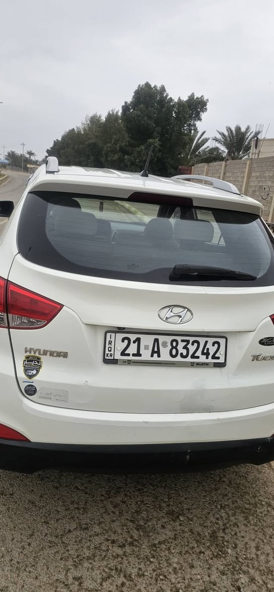 توسان خليجي ٢٠١١
رقم شمالي جديد هزه جديده 
تحويل بالإسم 
ماشيه ١٦٠ 
كير محرك صدر تايرات تبريد كله فول 
محرك مامفتوح 
السعر 115
ملاحضه يوجد ٣ رصعات بالتكمه والقماره 
مكاني واسط الشحيميه/ الزبيديه 
***********
***********
