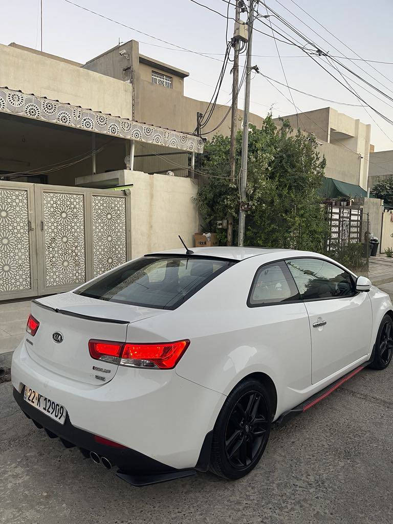 کیا سیڕاتۆ دودەرگا مۆدێل 2013 هیچی نیە تەنها 3 جێ ساردەکوت فول مواسەفات بەسمە کامیرە شاشە سەماعە لید کوشین جلد لایت لید ئاوێنە شەفت  گێر مەکینە تەبریت تەقەو رەقە بەشەرت هە موو شتی نوێیە سعری 102 مەجال *********** أربيل, العراق
