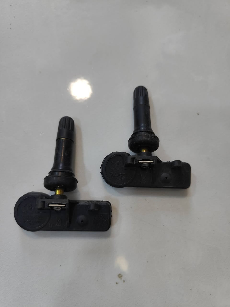 حساس تاير دوج رام من2019/2020 تخم  
للبيع قطعتين18 مع توصيل


**إذا كنت صاحب هذا الإعلان وتريد حذفه لأي سبب، رجاءا أرسل رسالة إلى الدعم الفني**