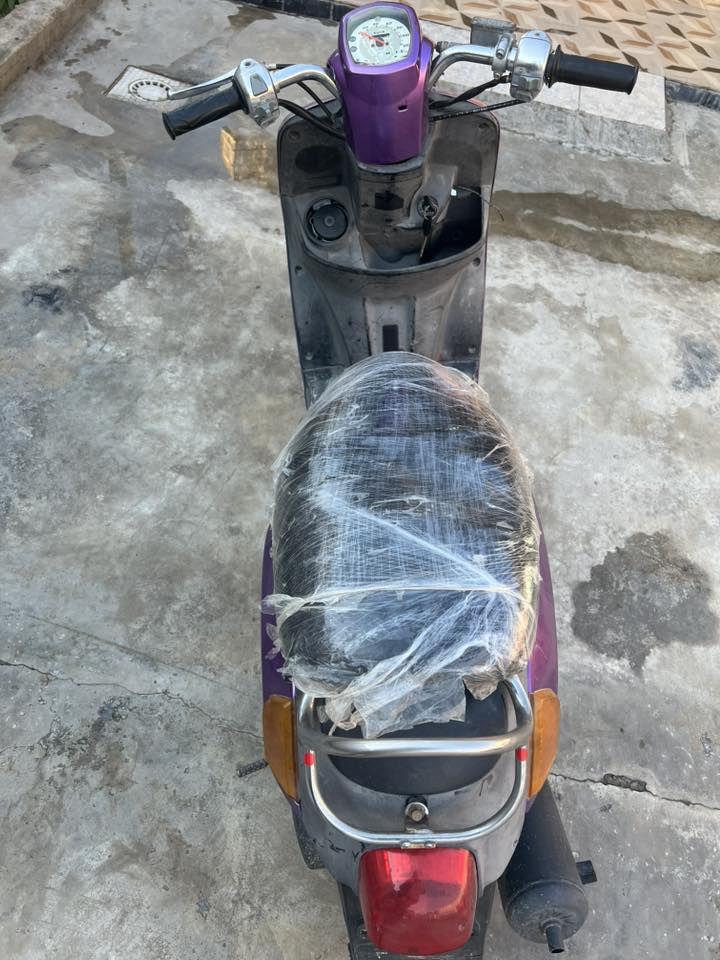 السلام عليكم دراجه بوليس كامله مكمله ماناقصها اي شي تايرات جدد مكينه نضيفه كفراتها نضيفه كهربائيات كلها شغلله مكاني ديالى بعقوبه تقاطع ساده السعر 475بيها مجال الشراي يتصل ***********
