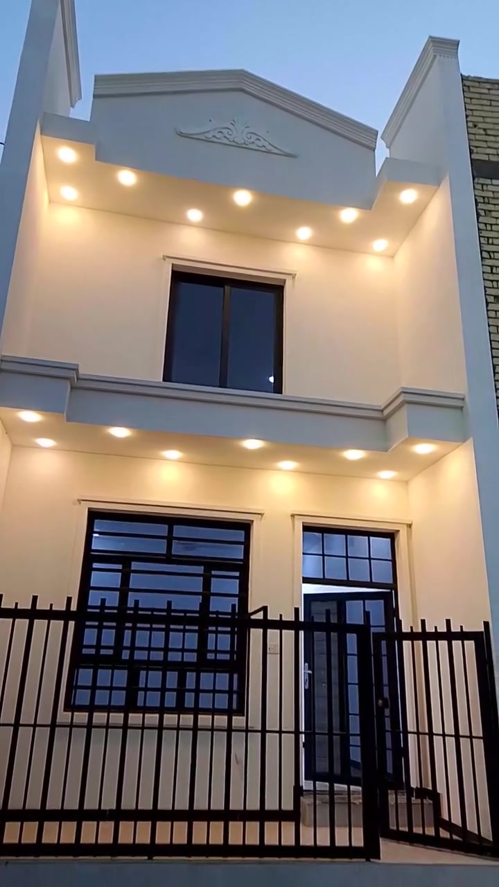 حياكم الله دار للـبيـع 🏩مساحه 60/متر/واجها 5/ونزال 12/

بناء حديث غير مسكون للـبيت مصروف عليه صرف قوي

من الاساس ومستخدمين عليه مواد نوعيه عالية 

شغل مرتب متعوب عليه الدار بناء شخصي  بل عافيه ع يأخذ 

موقع الدار بل تلث الالف خرنابات قريب ع سريع رقم العقار (

الاستفسار هاتف***********يتوفر واتساب
