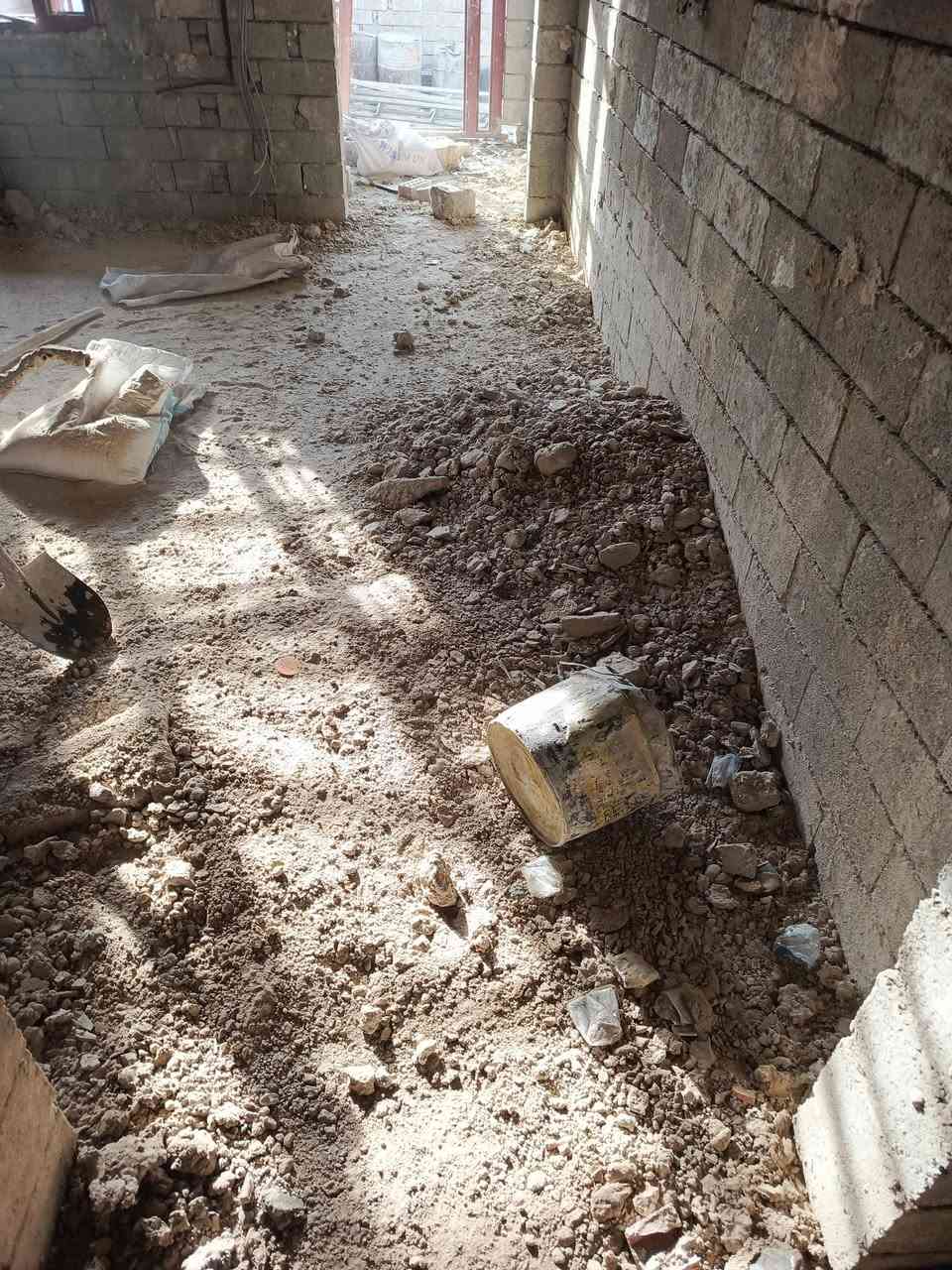 ﷽اللهم صلي وسلم على نبينا محمد
***********
السلام عليكم
يوجد كادر عمل جميع أنواع الشغل 
1-اساس ضاهري. تصفيط بلوك +تسليح 
2 - اساس الحفر. + تسليح 
3- تنضيف بيوت +   تسفيط بلوك + تحويل بلوك 
4- لبخ بتلو +فلونكات 
5- جميع انواع التفليش + گشط
