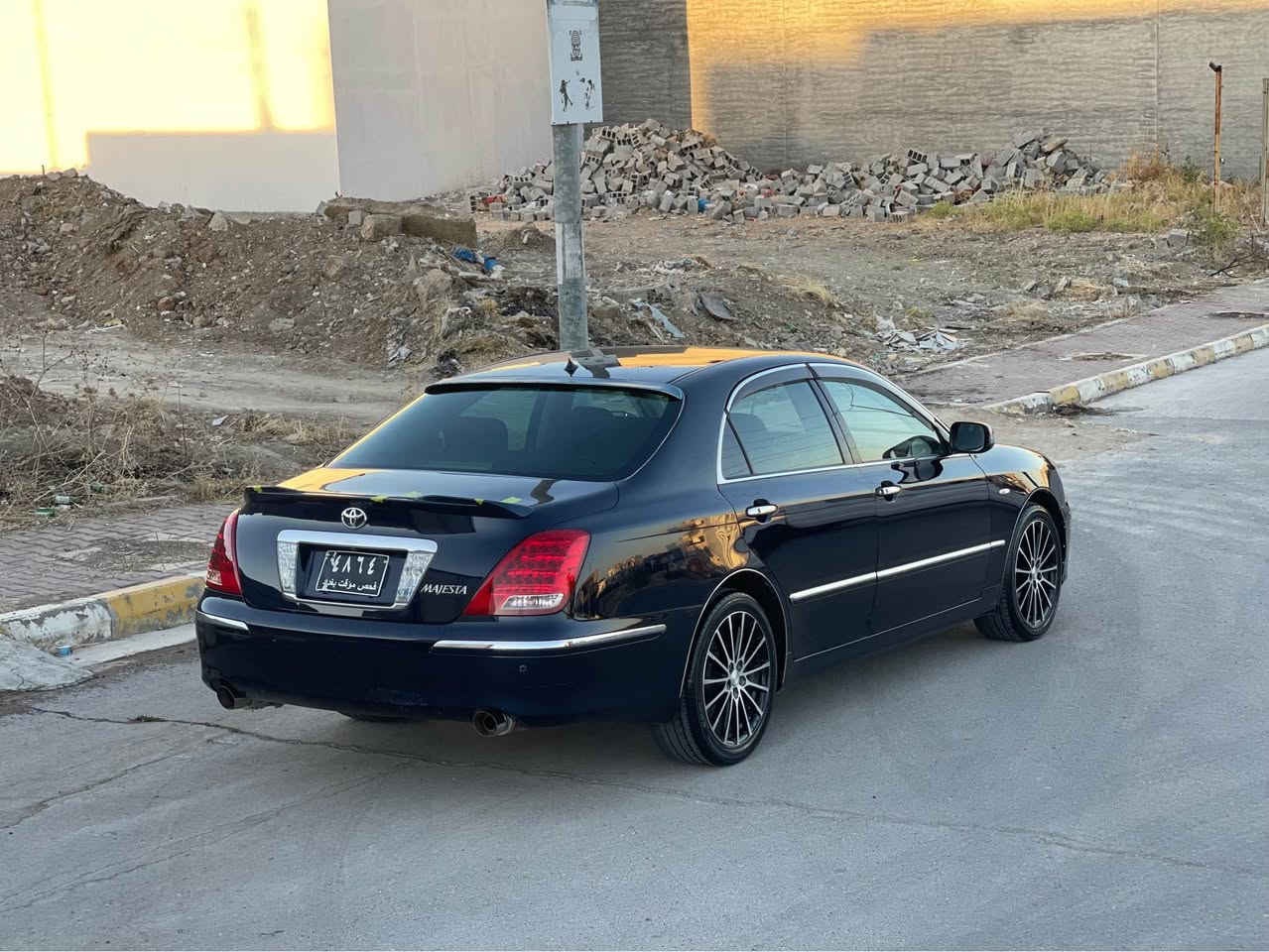 toyota majesta 2005
به س موسه   ٤٩$ ماجيلكى كه م
كودى نيه ده 
كه فه ركوراوى يابانه
اى بى ايس شاهينه به شه رت
ره نكى نيلييه به لا زور جوانه هيج كالبونه وه ى نيه
٤ دوكمه يه سلايته
ته بريد وكه رميو بريك به سراوه
كيرومه كينه به شه رت *********** السليمانية, العراق
