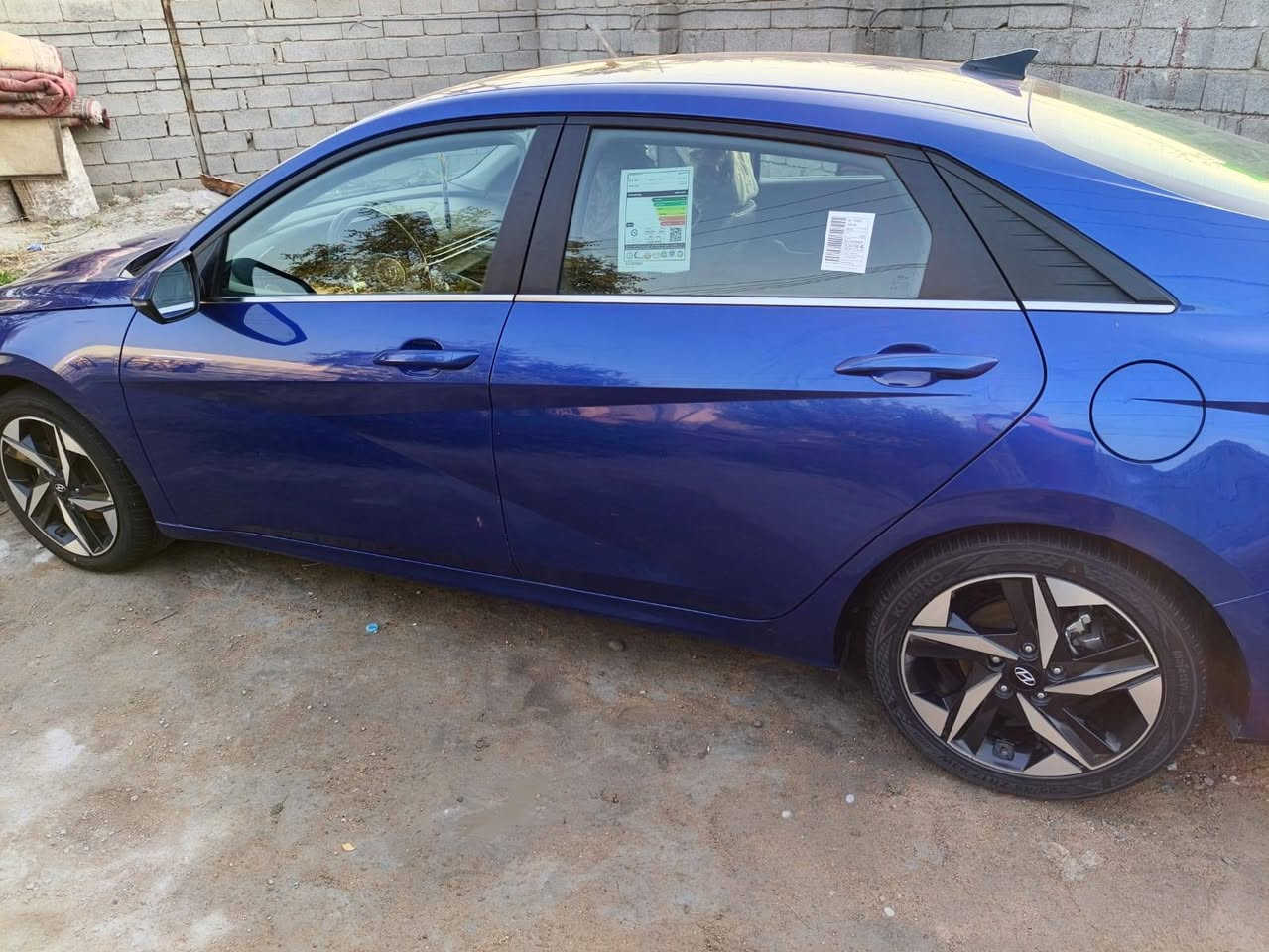 السلام عليكم سياره للبيع موديل 23 سياره خير من الله السعر 170 وبيها مجال بغداد 
***********
