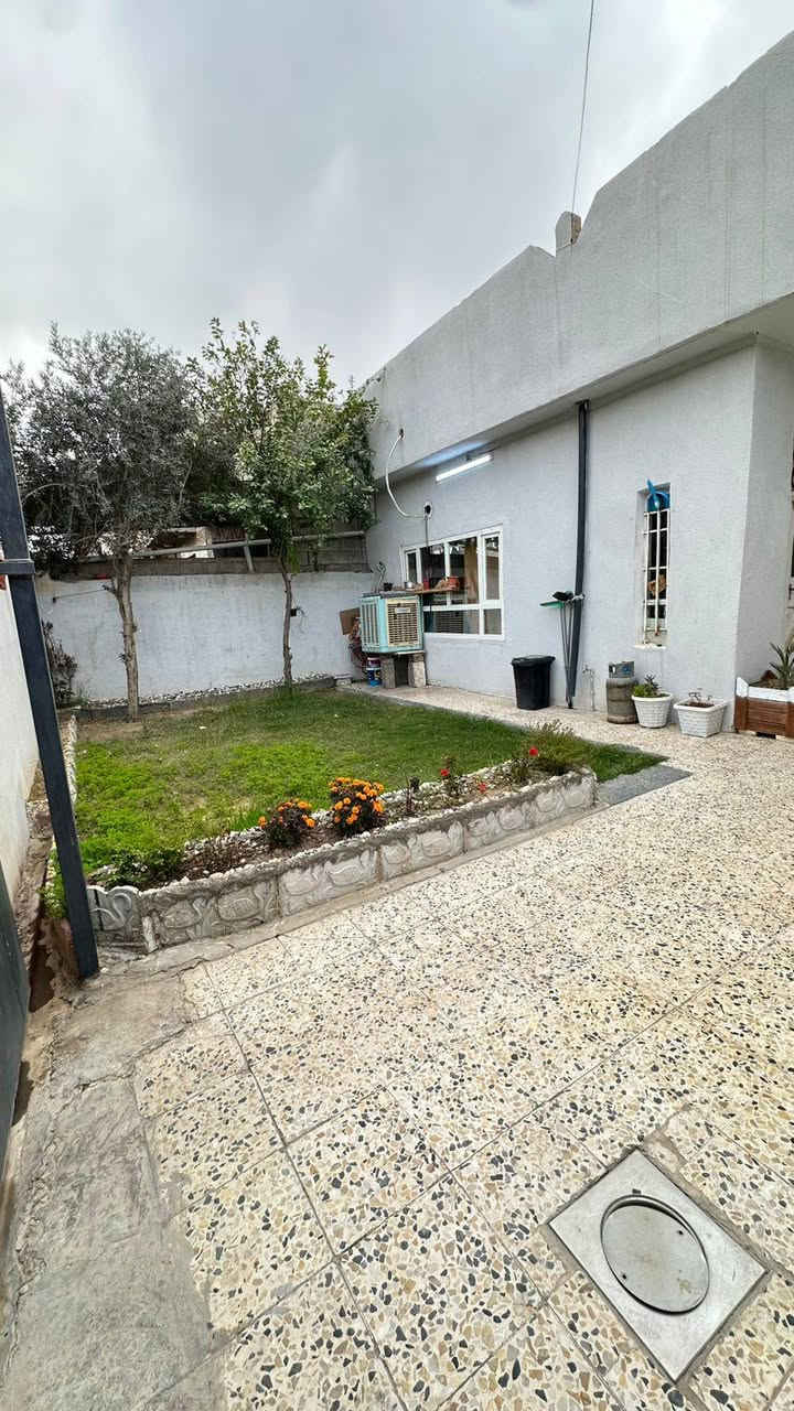 💥دار للبيع طابو صرف المساحه 200 متر  الواجهة 10م

موقع مميز جدا منطقة هادئة وراقية 
كركوك حي الاسرئ والمفقودين خلف جامع العدل أو قرب مدرسة المعراج 
يحتوي على غرفتين نوم وهول ومطبخ وكراج سيارة واستقبال
#السعر 160مليون مع المجال 
 
للإستفسار اتصل ***********☎️
                       
او مراجعة مكتب صباح كركوك للعقارات 
  قرب جامع المعراج
