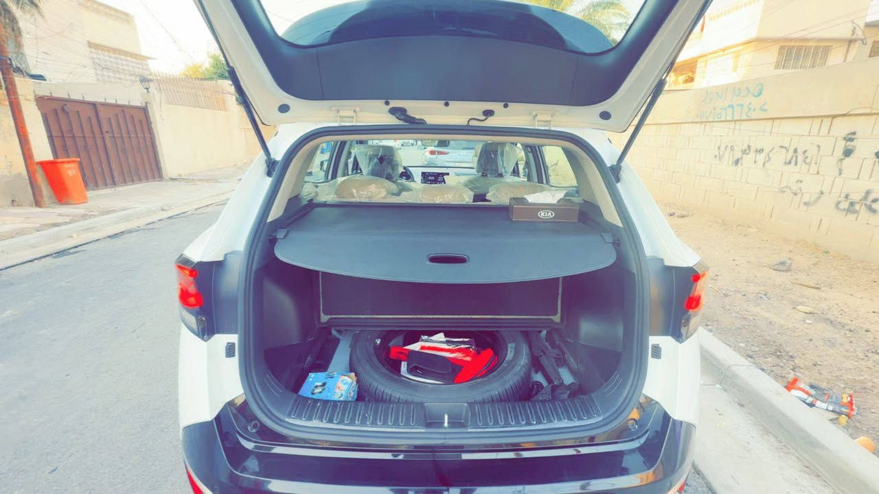 السلام عليكم
سبورتاج للبيع 

كيا سبورتج موديل 2023 السيارة مكفولة بيه ملاحضات بسيطة 

رقم بغداد هزة ورقم جديد

ماشيه 36 الف 🚨✅

خليجي موديل 2023✅((ضمان الدولية )
داخلة ضمان الوكالة 

بانوراما ✅

سعة المحرك 2.0L✅

مرتبط بناقل حركة أوتو 6 نمر✅

كشن السائق كهرباء مع تدفئة الكشنات والمقود ✅

حساسات خلفية أمامية ✅

لايت زينون + LED✅

كشافات ✅

بك لايت LED✅

حجم الاطار 235/50R19✅

ويل كب ✅

4 دسك✅

ماسحة خلفية✅

اريل نفكيتر ✅

مفتاح التشغيل بصمة نزول وصعود الجام بالريمونت✅ (بصمتين موجودة)

دشبول شاشة ✅

شاشة Apple Car play✅

كاميرا دوارة ✅

مثبت السرعة Cruise✅

المودات والأوامر الصوتية✅

أوضاع القيادة  Drive Mode✅

فحص أنظمة السيارة ✅

حساسات ضغط اطارات ✅

مقود جلد حياكة ✅

شفتات مقود✅

قطعتين تبريد✅

هاند بريك كهرباء ✅

ا ABS ✅

ا Auto Hold   أوتو هولد✅

ا ISOFIX   مثبت مقعد الطفل✅

نظام مانع الانزلاق✅

نظام نزول المنحدرات ✅

اشارة في المرايا الجانبية✅

مخرج منفذ الطاقة✅

ا  Bluetooth ✅

شاحن هاتف Wireless ✅

موقع: بغداد / الطوبجي 
السعر 225بيها مجال 
رقمي ***********
