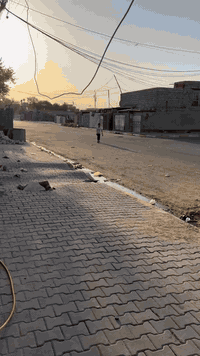 سلام عليكم بيت البيع مساحه 200متر قاطين بي أربع غرف 2 فوك او 2 جوه العنوان مسقط شارع ابو جلال دالال يم بانزين خانه الجديد البيت على شارع عشرين صاير سعر اتصال ***********
