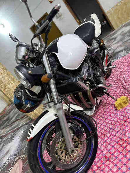 سلام عليكم سي بي فور جيل اول أوراق كامله مكان #ديوانيه دغاره دراجه تخبل نهضه هاون محركه مفتوح مرفوعه البوشه مكفوله من الدخان ول تنقيص  كهربايات كله شغاله عليه ادامه كامله دهن ماي زيتي بلكات #سعر #مليون و٣٠٠ وبيه مجال لطيبين لمو شراي لا يتعبني الاستفسار ***********
