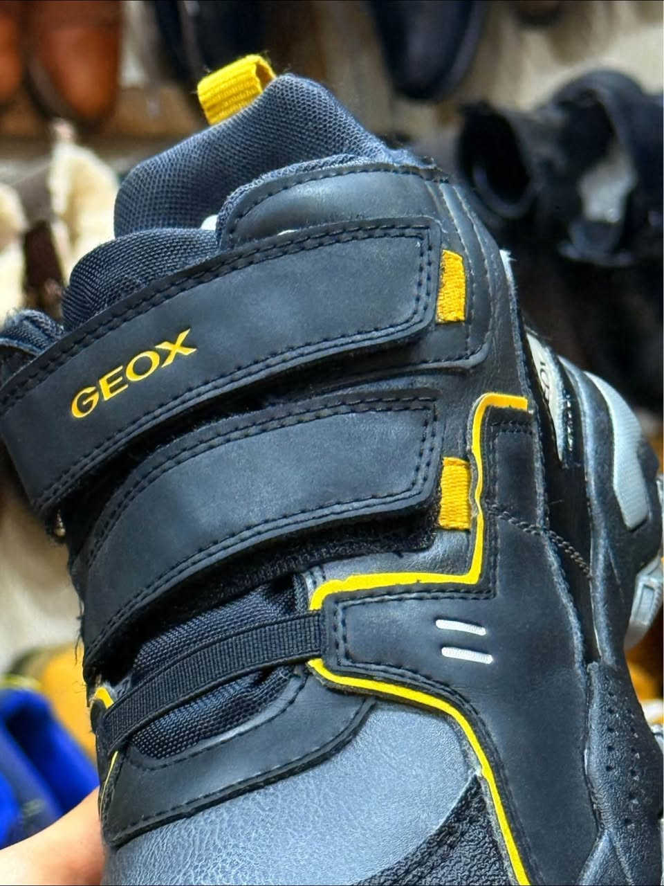 GEOX 
قياس:٤١
نظافه :ممتاز 
صناعه:ايطالي 🇮🇹


**إذا كنت صاحب هذا الإعلان وتريد حذفه لأي سبب، رجاءا أرسل رسالة إلى الدعم الفني**