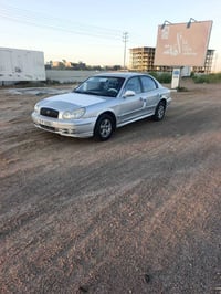 سوناته 2001 • محرك 2000 • الرمادي التاميم