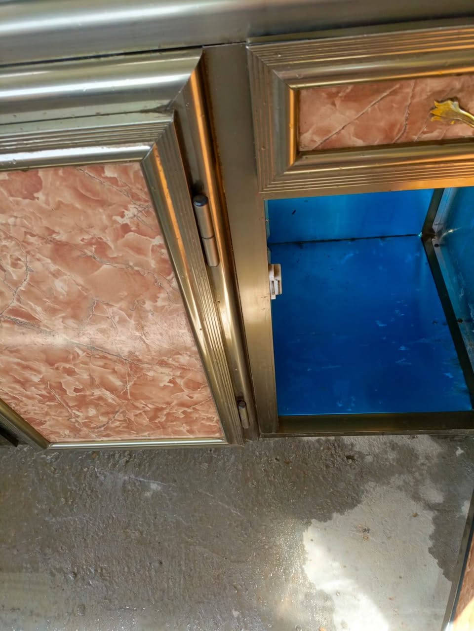 كاونتر 5 متر كلش جديد استخدام كلش قليل
الداخل ماته شوفت عينك ماعون ممحطوط بي
كلش نضيف وتسكام سعره 340  مكان بابل لكفل
***********
