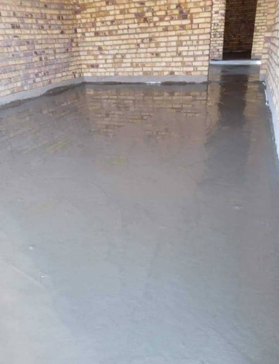 ⭕ نعـمل           على بركة الله 
1_ تنظيف وحدل وصب كافة المنازل
2_ بناء وصب المنهولات (سبته تنگ) 
3_ لبخ وتزفيت بتلو الاساس
4_ قلع وتشربت السيراميك.... الخ..... ***********
